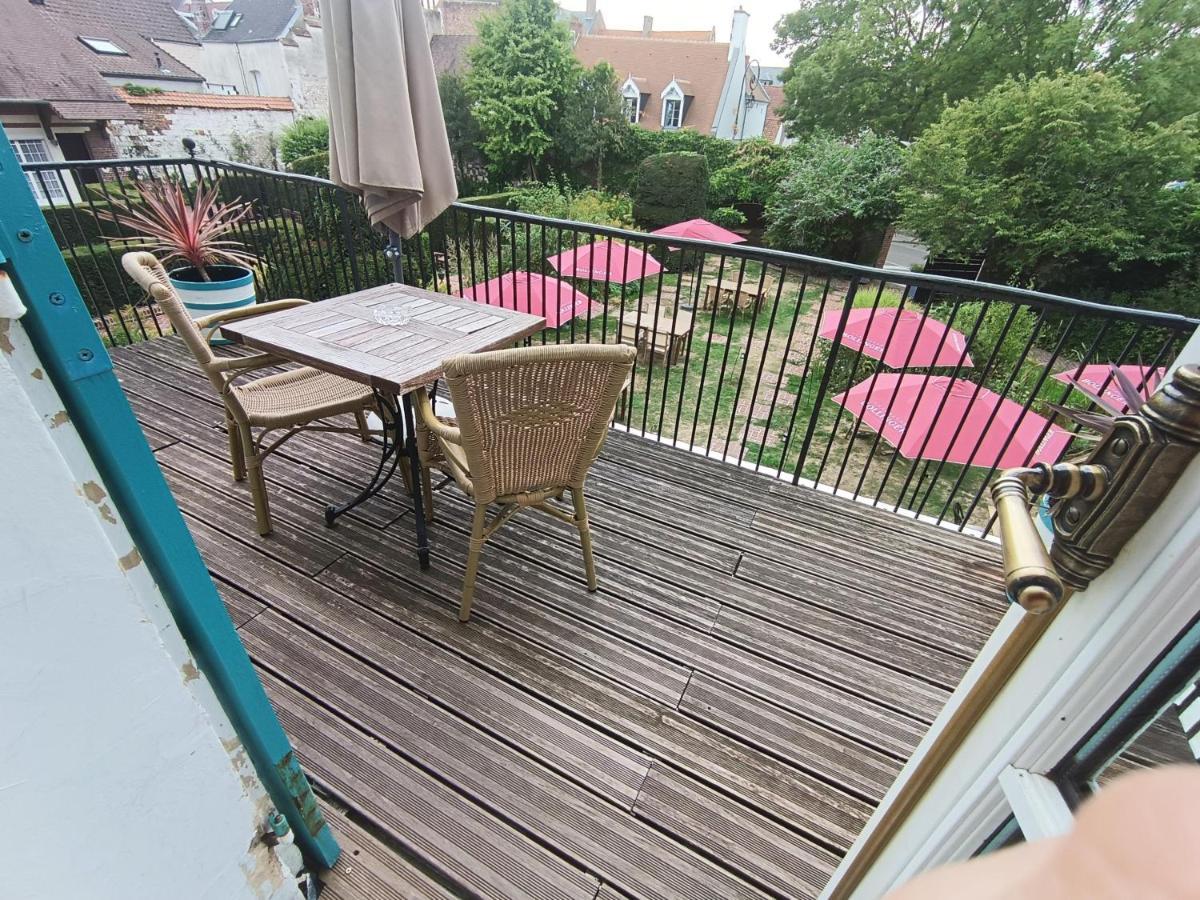 Chateau De Montreuil Montreuil  Екстериор снимка